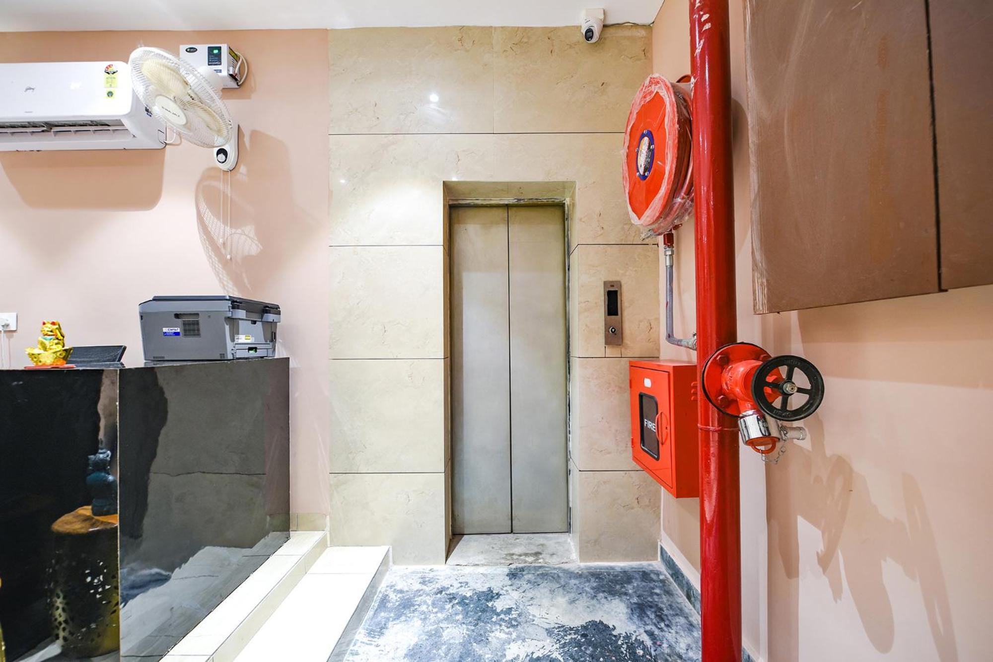 Fabhotel Supreme Suites Ludhiana Bagian luar foto