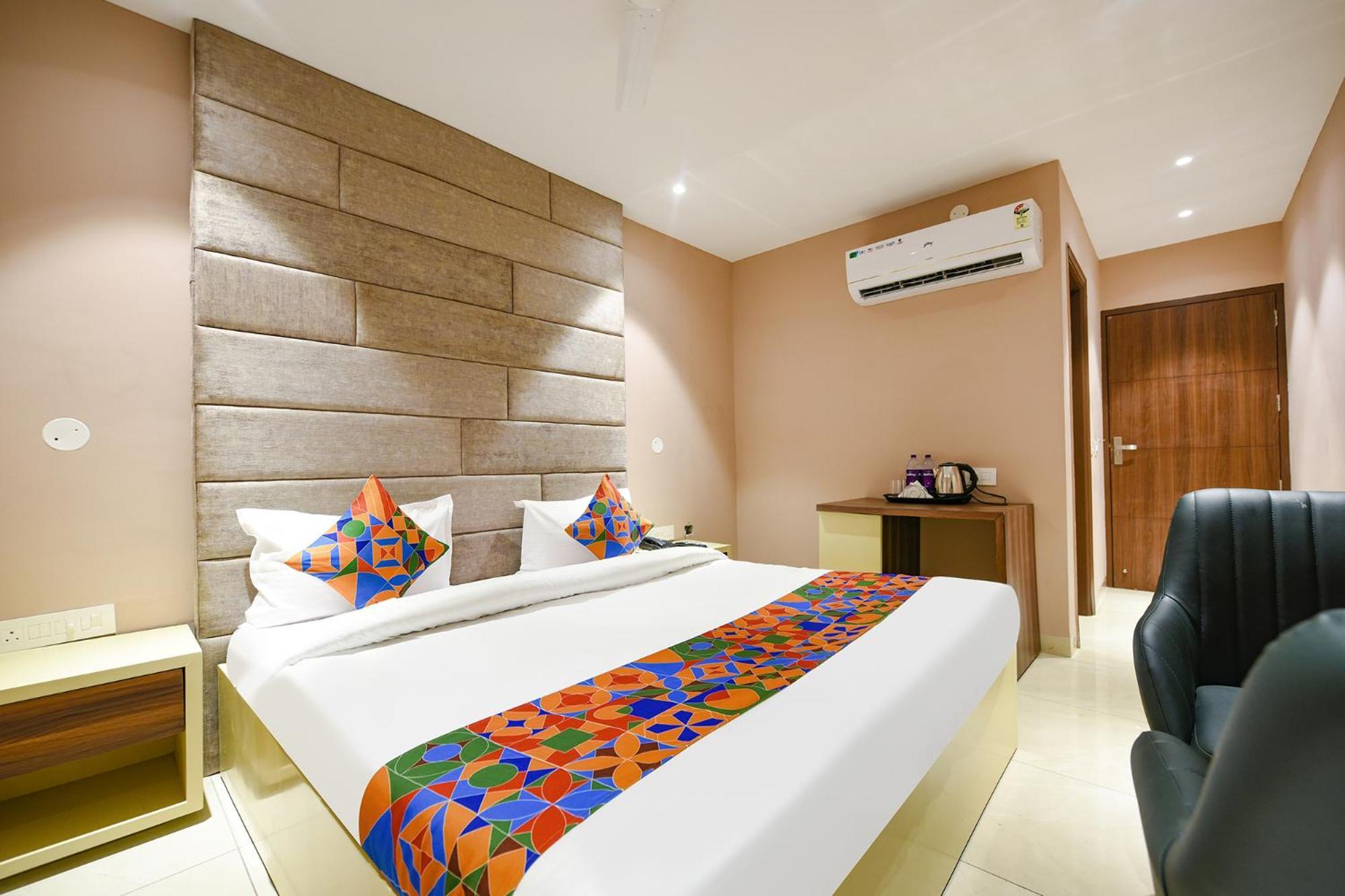 Fabhotel Supreme Suites Ludhiana Bagian luar foto