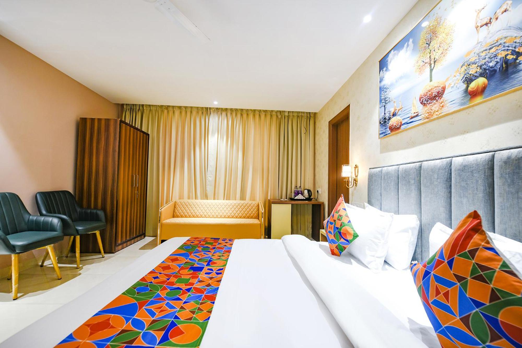 Fabhotel Supreme Suites Ludhiana Bagian luar foto