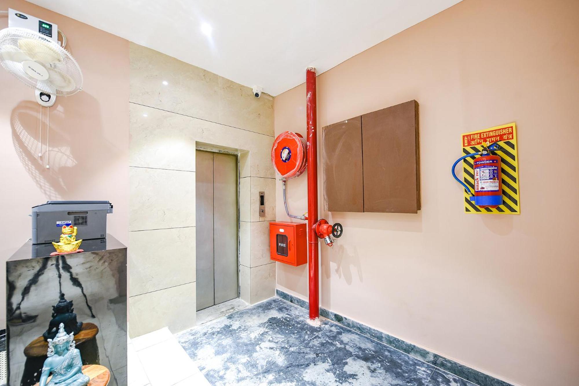 Fabhotel Supreme Suites Ludhiana Bagian luar foto