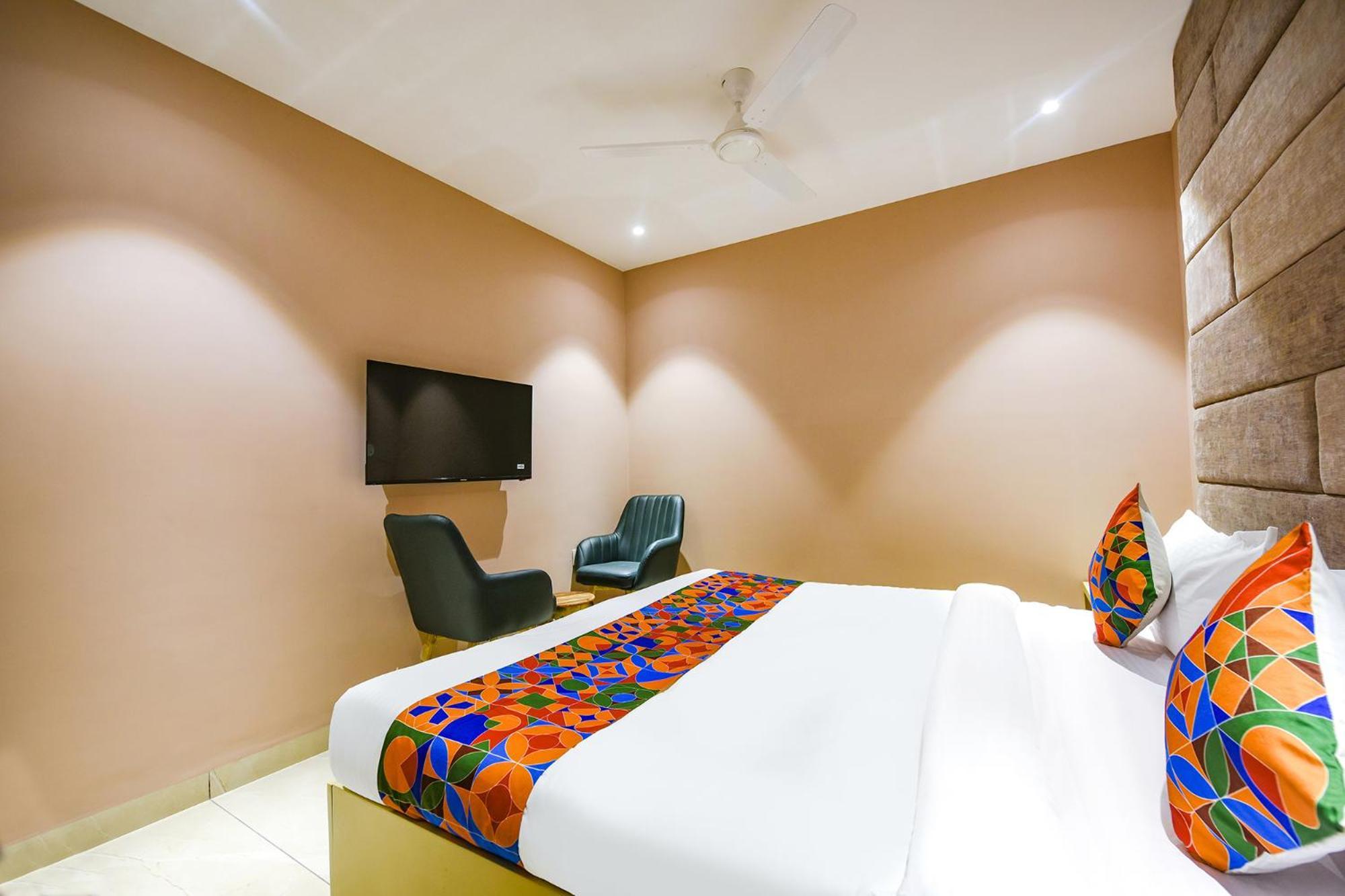 Fabhotel Supreme Suites Ludhiana Bagian luar foto